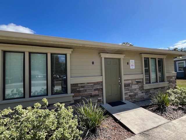 More Photos Of 205 Ridgewood Ave, Brandon Medical For Lease