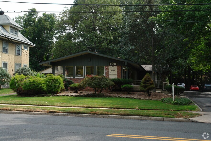 More Photos Of 198 North Ave E, Cranford Medical For Sale