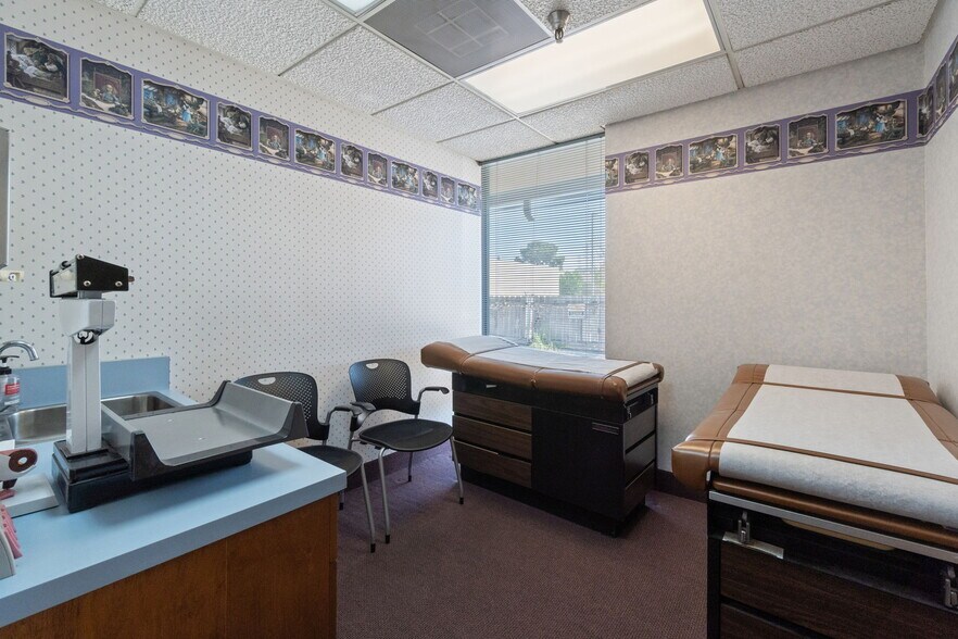 More Photos Of 3520 E Shields Ave, Fresno Medical For Sale