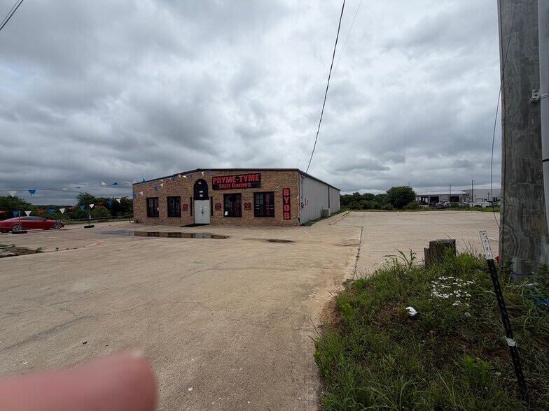 More Photos Of 17445 FM 17, Canton Flex For Sale