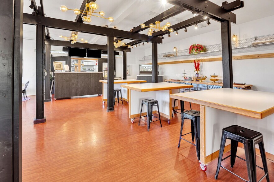 More Photos Of 2606 S Texas Ave, Bryan Restaurant For Sale