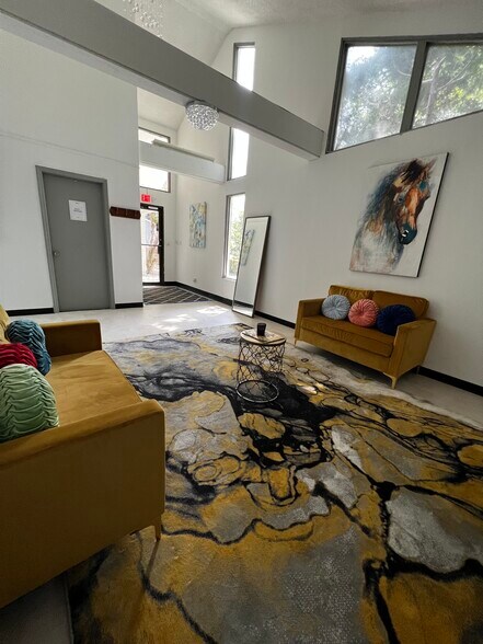 More Photos Of 3260 Hickory Hill Rd, Memphis Storefront Retail Office For Lease