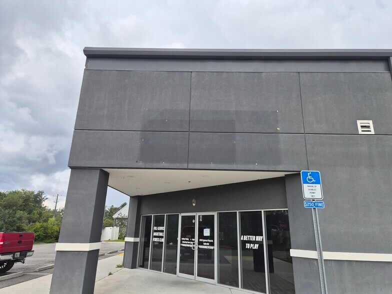 More Photos Of 8200 Cypress Plaza Dr, Jacksonville Health Club For Lease