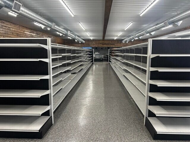 More Photos Of 120 S Monroe St, Golconda Supermarket For Sale