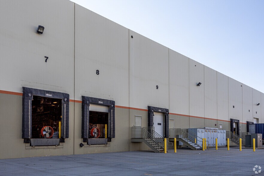 More Photos Of 4711 W 1730 S, Salt Lake City Distribution For Lease