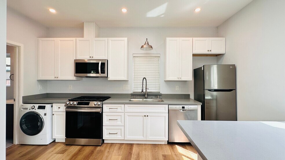 More Photos Of 1439 38th Ave, Oakland Multifamily For Sale