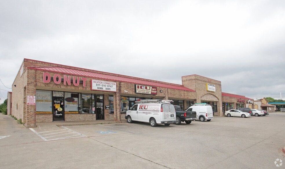 More Photos Of 5205 Davis Blvd, North Richland Hills General Retail For Lease
