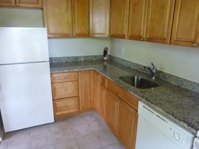 More Photos Of 14 Walden Pl, Montclair Apartments For Sale