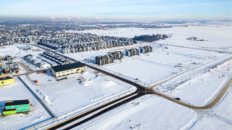 More Photos Of 200 Greenfield link, Fort Saskatchewan Storefront For Lease