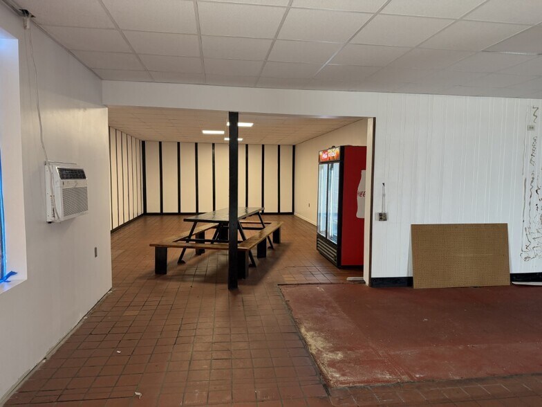 More Photos Of 1917 Cervantes St, Pensacola Freestanding For Lease