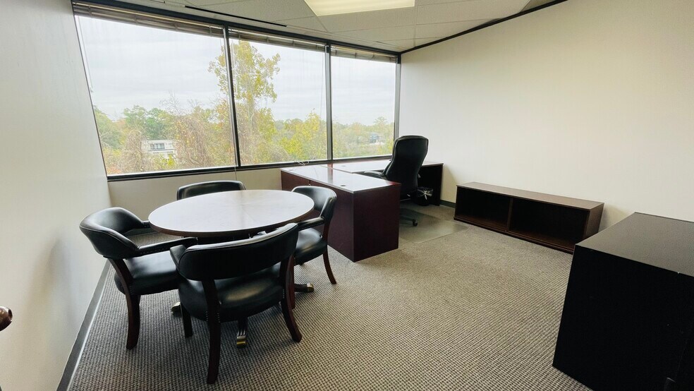 More Photos Of 7670 Woodway Dr, Houston Office For Lease