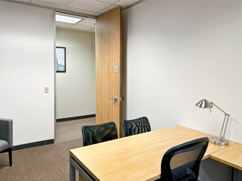 More Photos Of 1400 Broadfield Blvd, Houston Coworking Space
