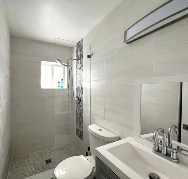 More Photos Of 2201 Greene St, Hollywood Apartments For Sale