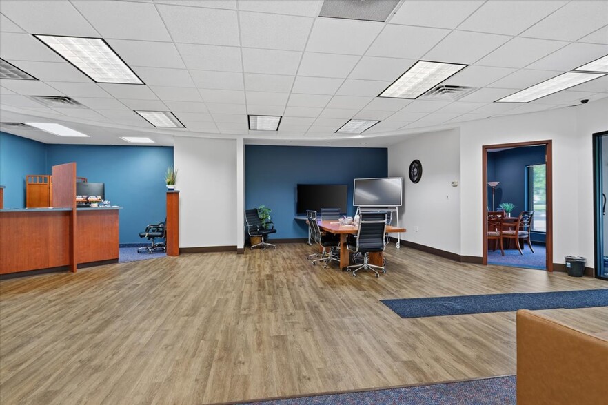 More Photos Of 1124 Centre West Dr, Springfield Office For Lease