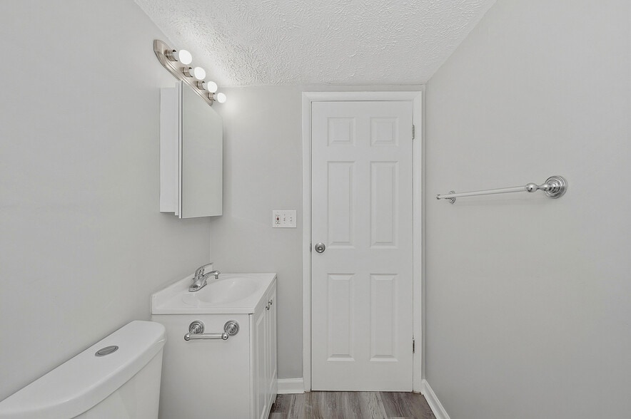 More Photos Of 2301 Salvador St, Cincinnati Apartments For Sale