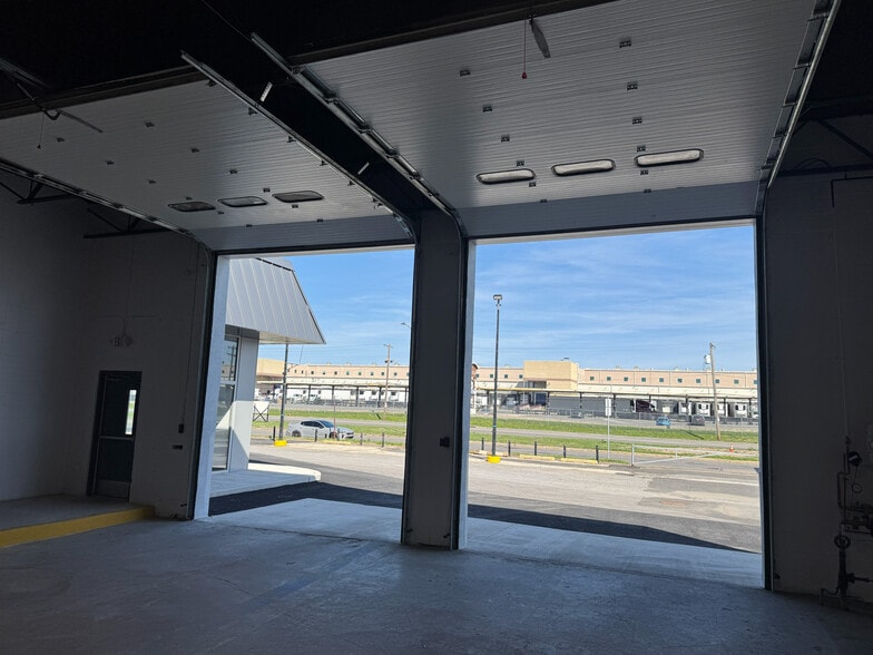 More Photos Of 6717 Essington Ave, Philadelphia Warehouse For Lease