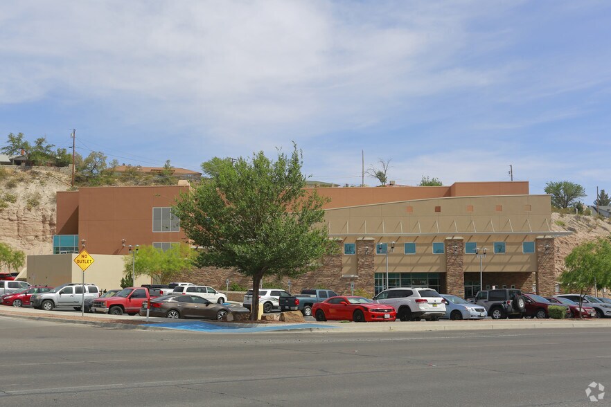 More Photos Of 4532 N Mesa St, El Paso Medical For Lease