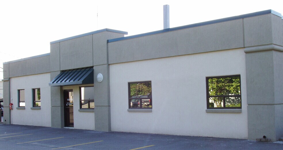 More Photos Of 10-22 Henshaw St, Woburn Warehouse For Lease