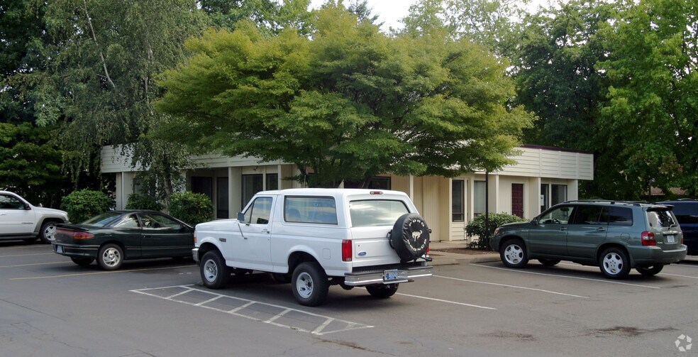 More Photos Of 30300 SW Parkway Ave, Wilsonville Medical For Lease