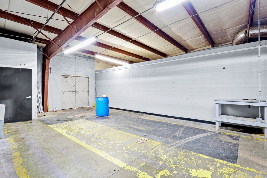 More Photos Of 9109 Dyer St, El Paso Storefront For Lease