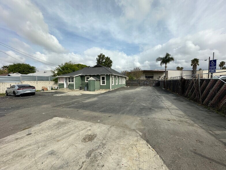 More Photos Of 9625 8th St, Rancho Cucamonga Contractor Storage Yard For Sale