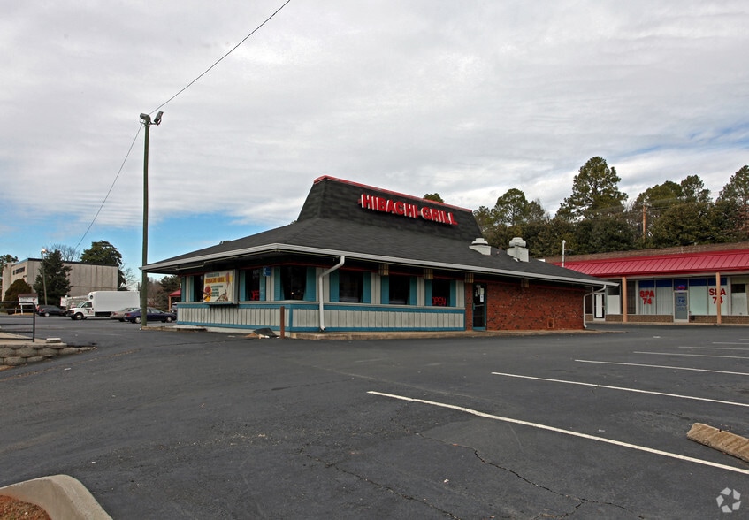 More Photos Of 3619-3645 E Independence Blvd, Charlotte Unknown For Lease