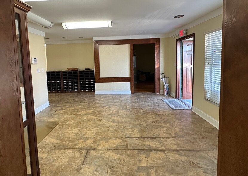 More Photos Of 115 E New Haven Ave, Melbourne Office For Sale