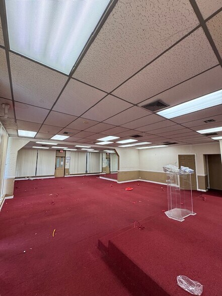 More Photos Of 4410-4538 Inverrary Blvd, Lauderhill Storefront For Lease