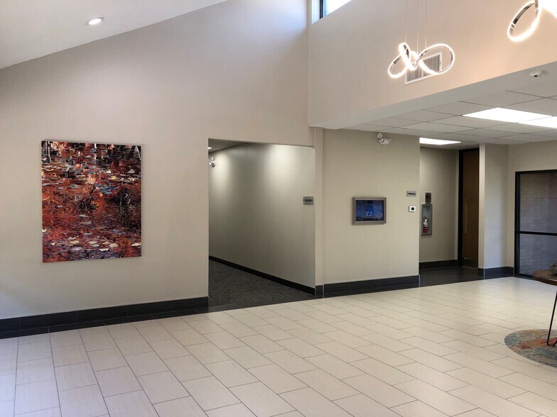 More Photos Of 1550 Norwood Dr, Hurst Office For Lease