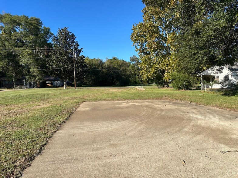 More Photos Of 2421 Mill St, Ringgold Freestanding For Sale