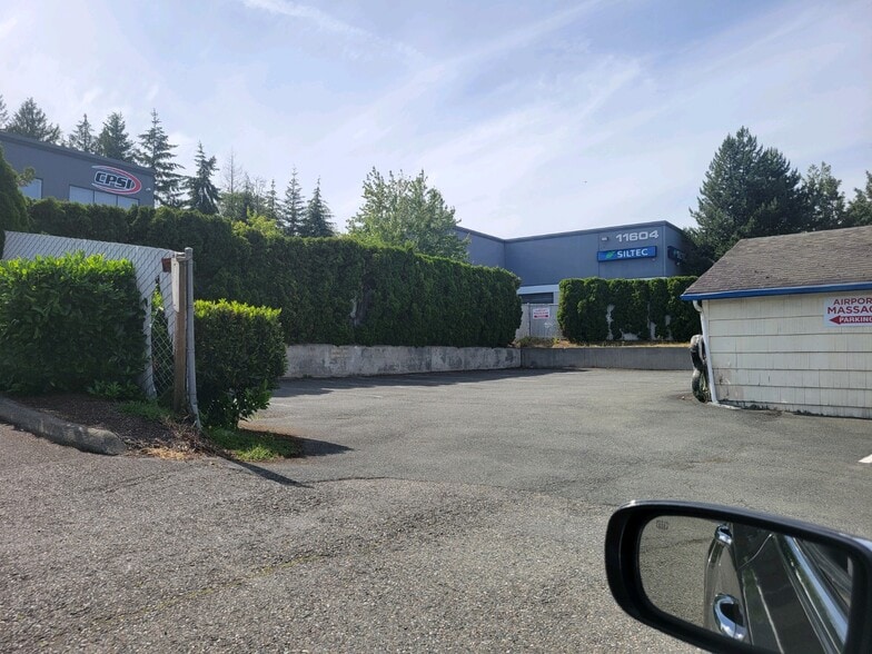 More Photos Of 11608 Airport Rd, Everett Office For Sale