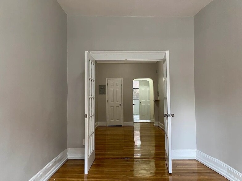 More Photos Of 2149 2nd Ave, New York Apartments For Sale