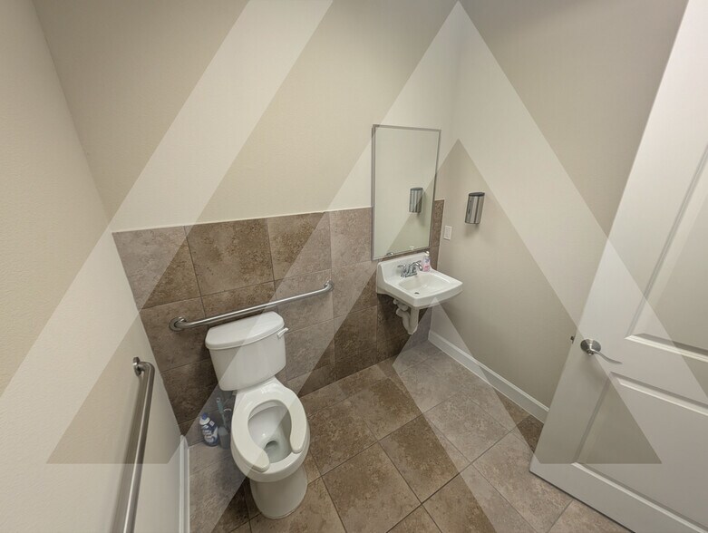 More Photos Of 2219 Sawdust Rd, The Woodlands Medical For Sale