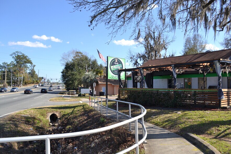 More Photos Of 2205 Apalachee Pky, Tallahassee Restaurant For Sale