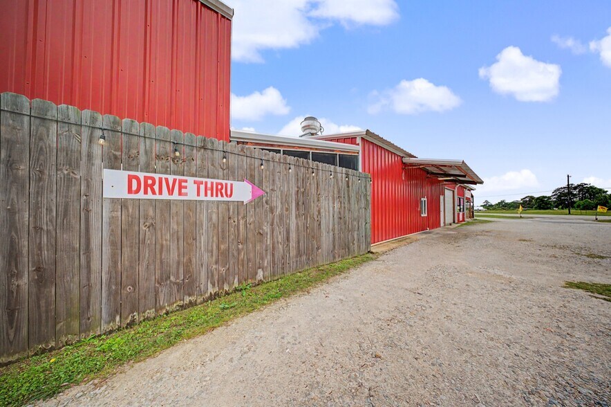 More Photos Of 1412 S Margaret Ave, Kirbyville Restaurant For Sale