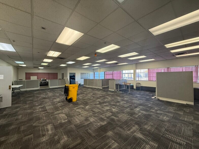 More Photos Of 1601 Blair's Ferry Rd NE, Cedar Rapids Manufacturing For Lease