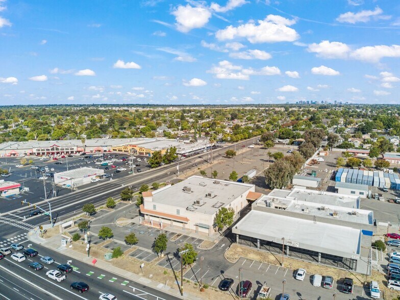 More Photos Of 7155 24th St, Sacramento Drugstore For Sale