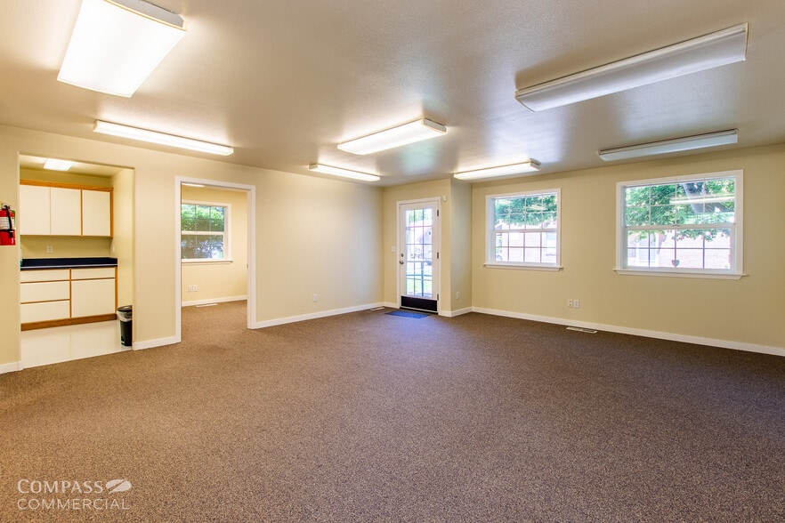 More Photos Of 846 NW Colorado Ave, Bend Office For Sale