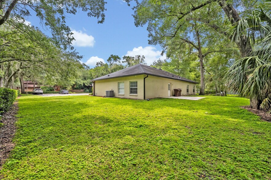More Photos Of 820 Clark St, Oviedo Office For Sale