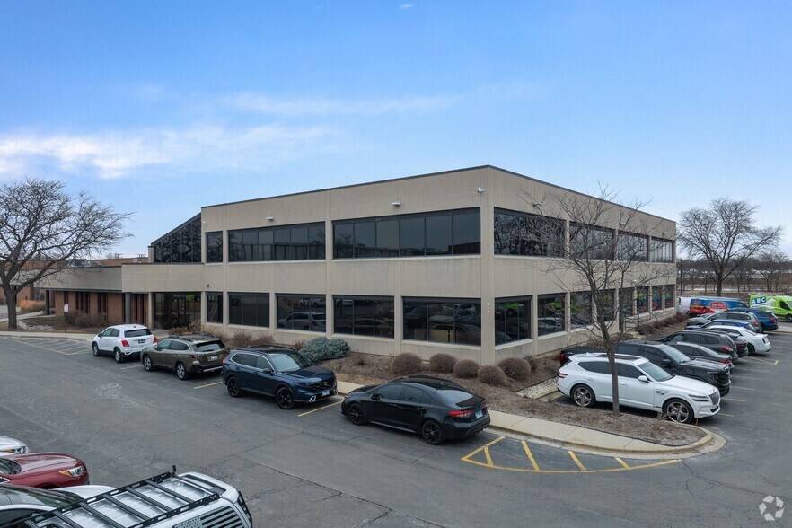 More Photos Of 220 W Campus Dr, Arlington Heights Research And Development For Lease