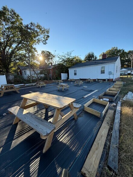 More Photos Of 622 E Lexington Ave, High Point Schools For Lease