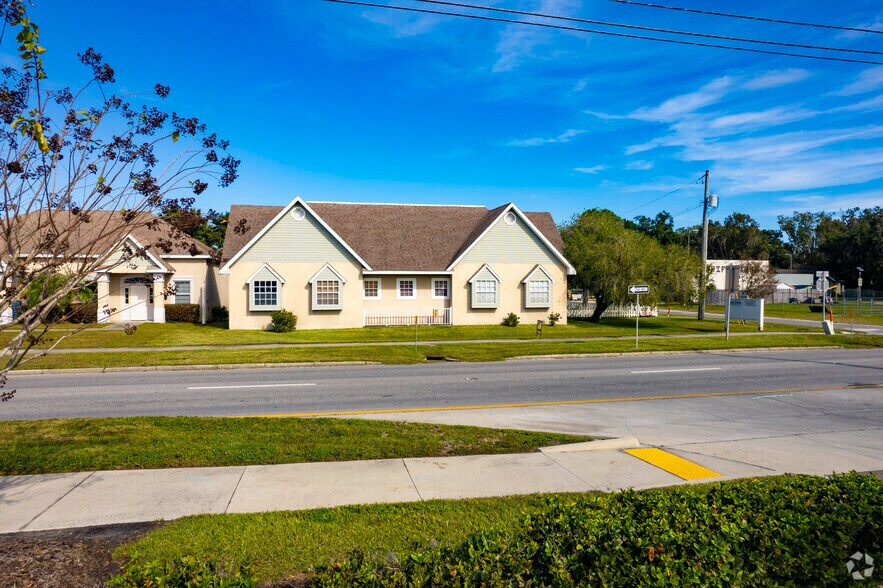 More Photos Of 504 E Baker St, Plant City Office For Sale