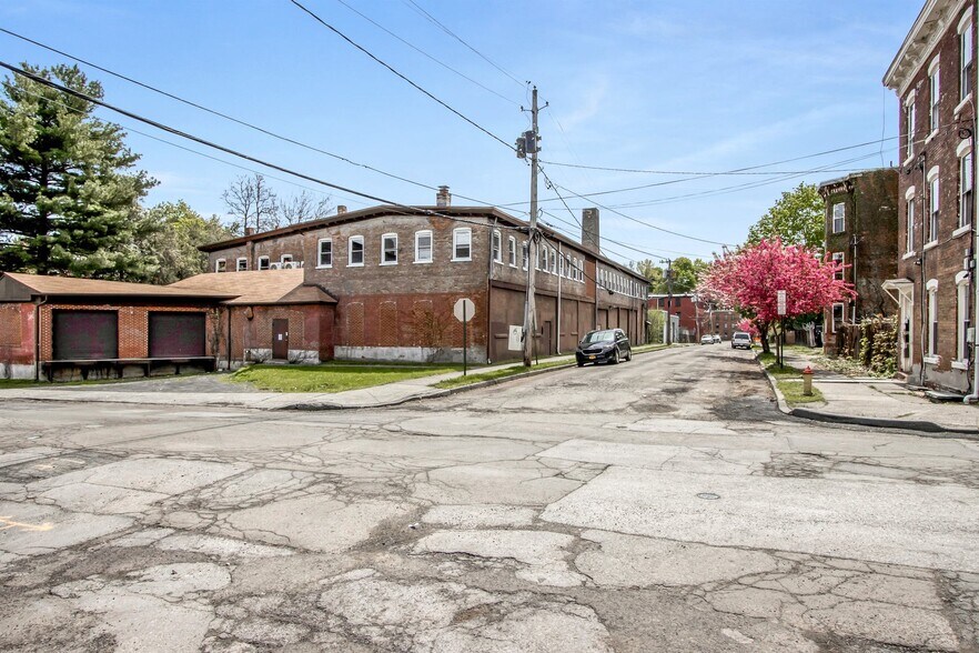 More Photos Of 24 Johnes St, Newburgh Light Manufacturing For Lease