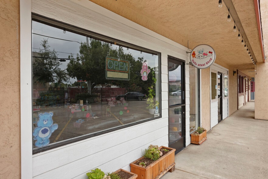 More Photos Of 702 Porter Ave, Stockton Medical For Sale