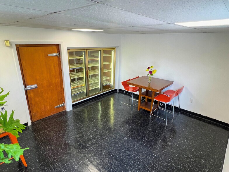 More Photos Of 33 Rochdale St, Auburn General Retail For Sale