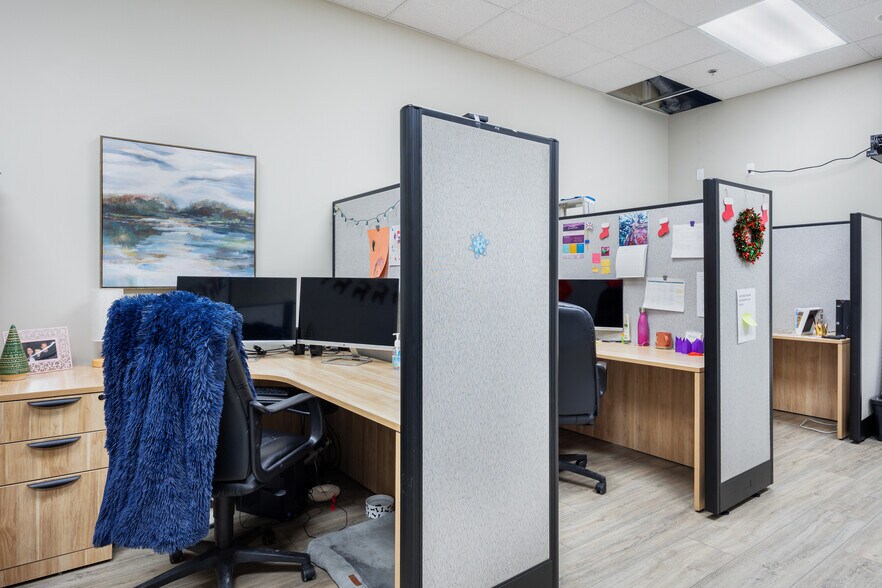 More Photos Of 4999 43rd St SE, Calgary Light Distribution For Sale