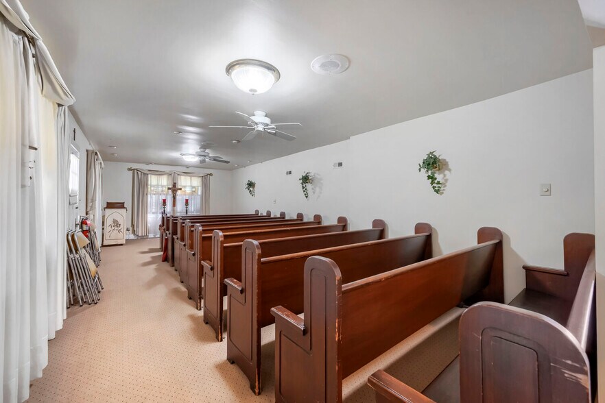 More Photos Of 426 S Crain Hwy, Glen Burnie Funeral Home For Sale