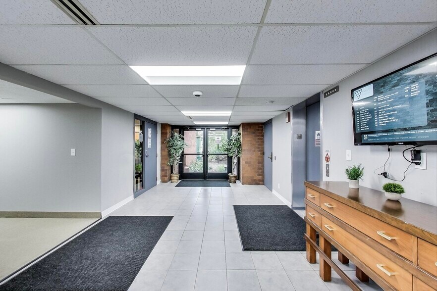 More Photos Of 3550 Lexington Ave N, Shoreview Medical For Sale