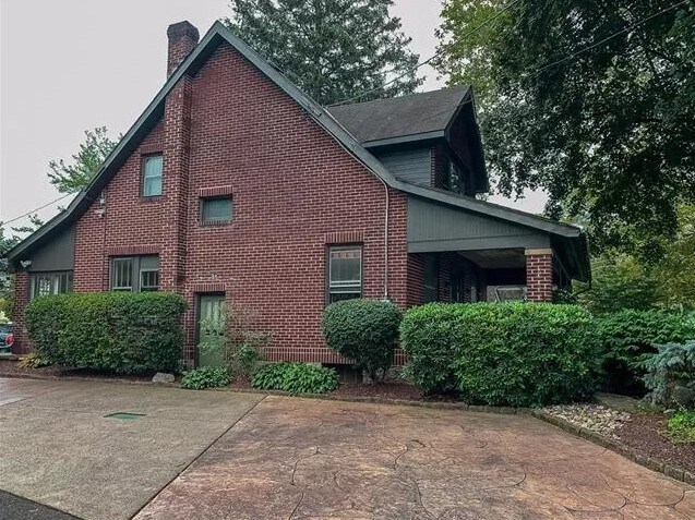 More Photos Of 1511 Sullivan Trl, Forks Township Office For Sale