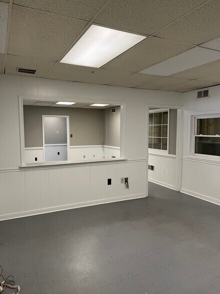 More Photos Of 2103 Pine Forest Dr, Colonial Heights Unknown For Sale